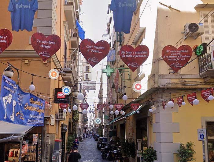 quartieri spagnoli napoli